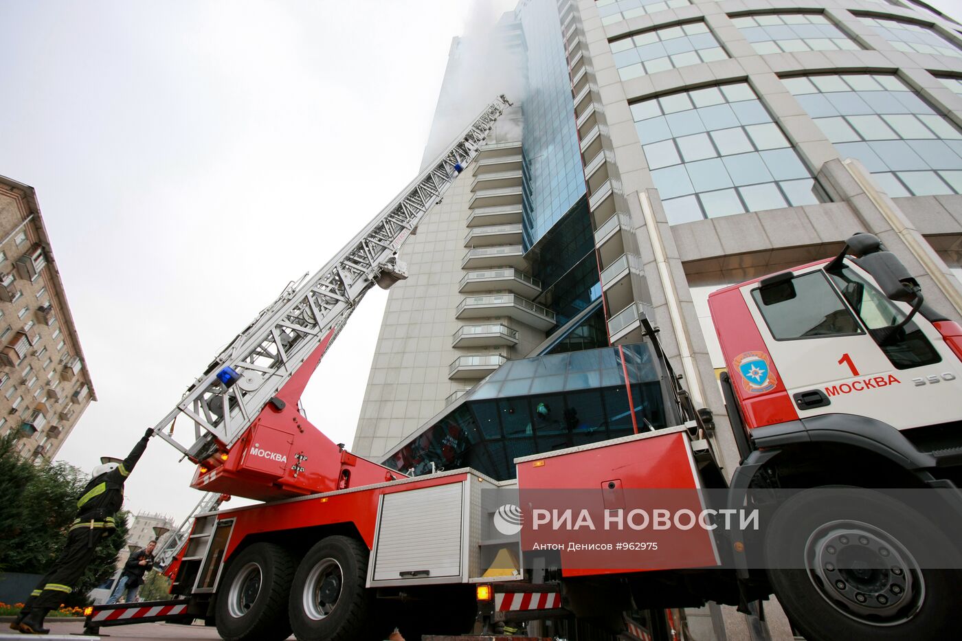 Пожарно-тактические учения МЧС на территории моста 