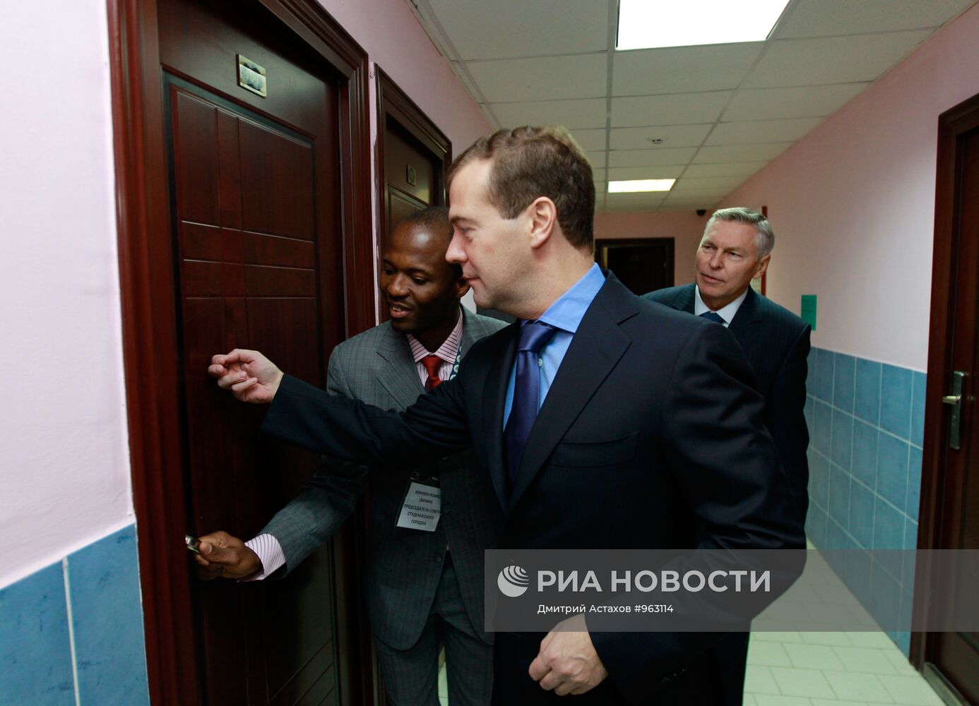 Посещение Д. Медведевым студенческого городка РУДН