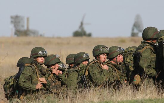 Военные учения "Центр-2011" на полигоне Ашулук