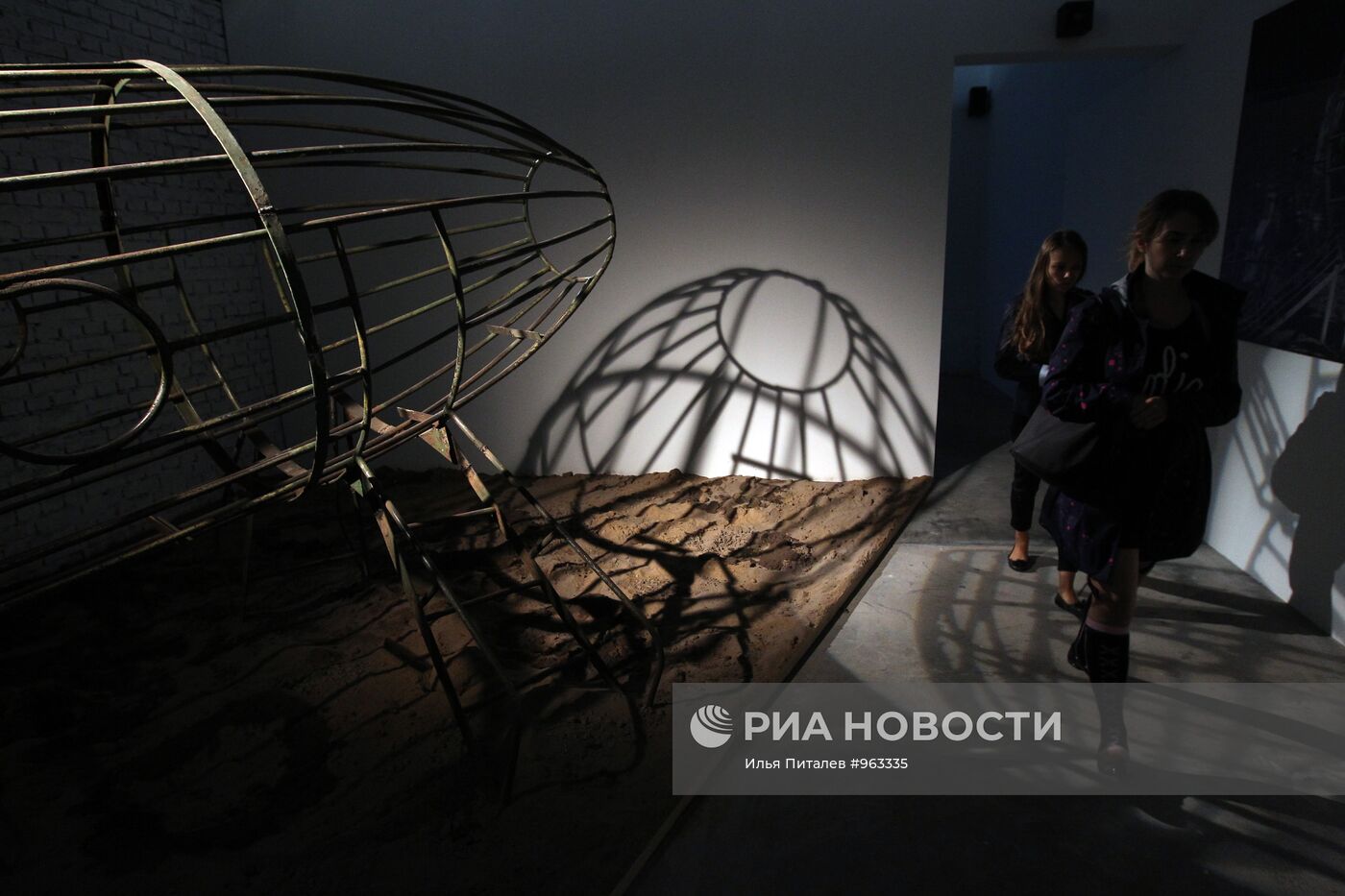 Московская биеннале современного искусства "Переписывая миры"