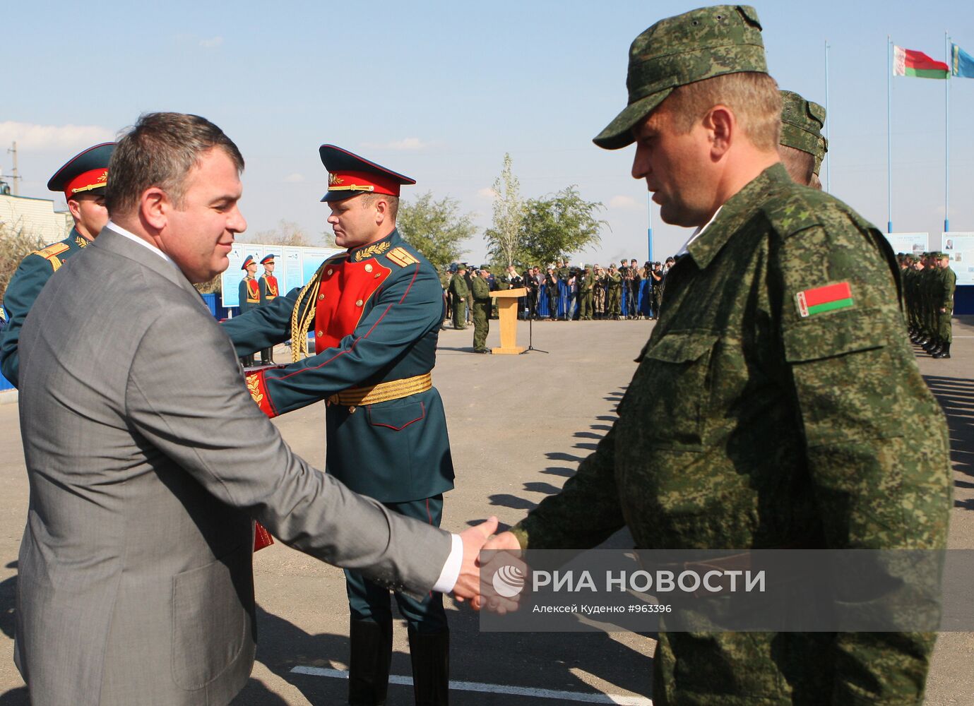 Военные учения "Центр-2011" на полигоне Ашулук