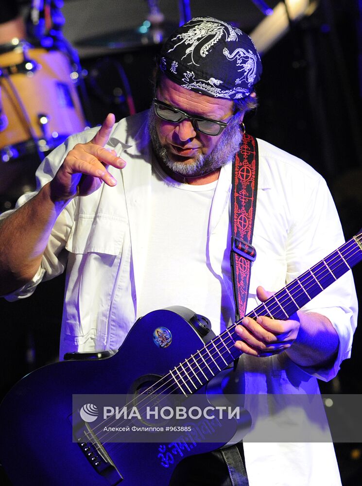 Концерт Бориса Гребенщикова и группы Аквариум в Москве