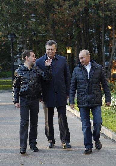 Д.Медведев, В.Путин и В.Янукович
