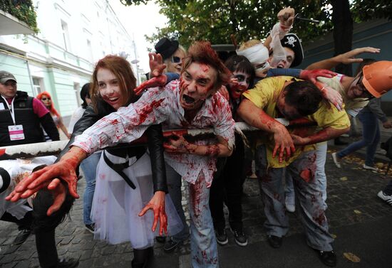 В Киеве прошел парад зомби