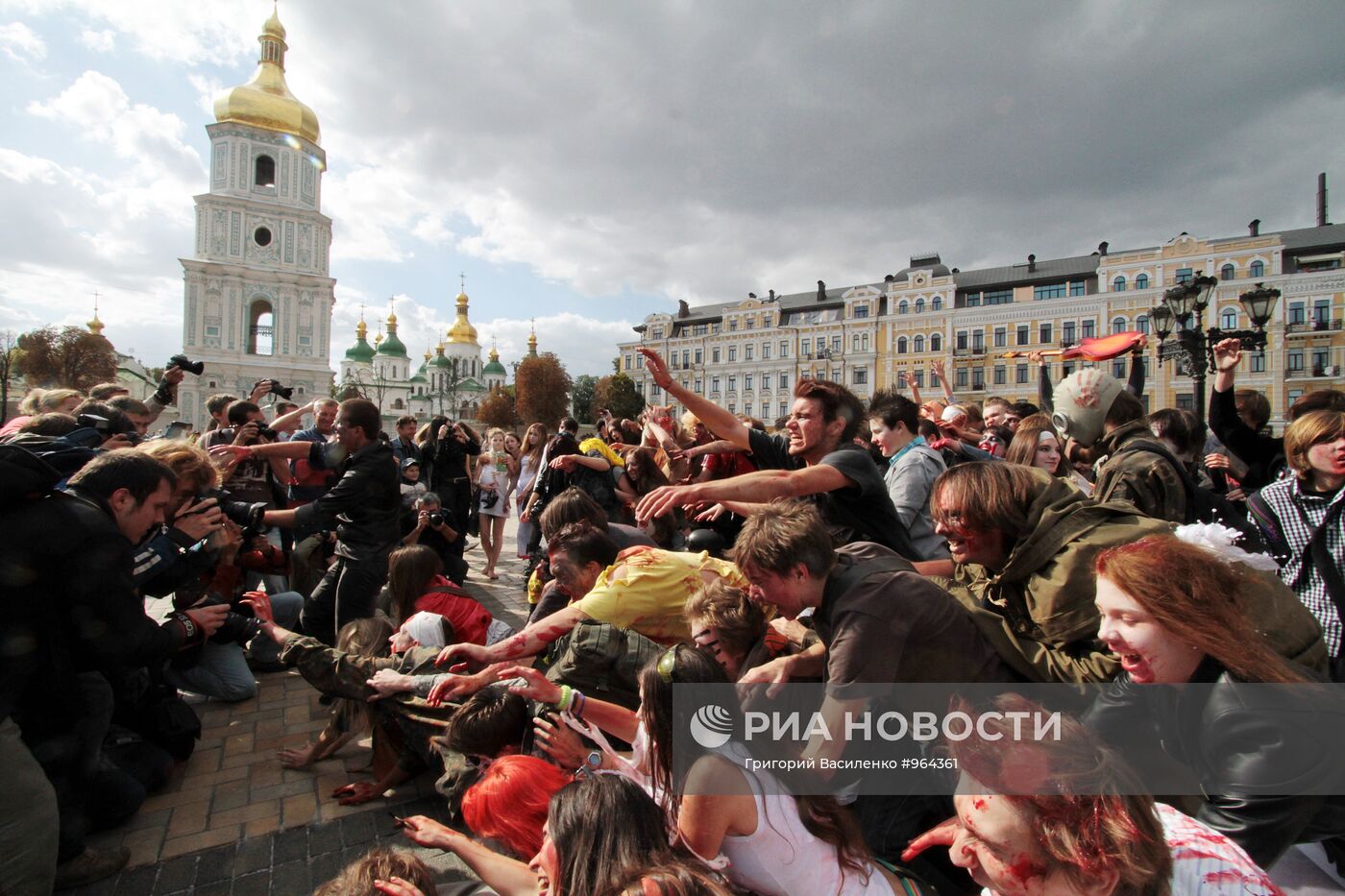 В Киеве прошел парад зомби