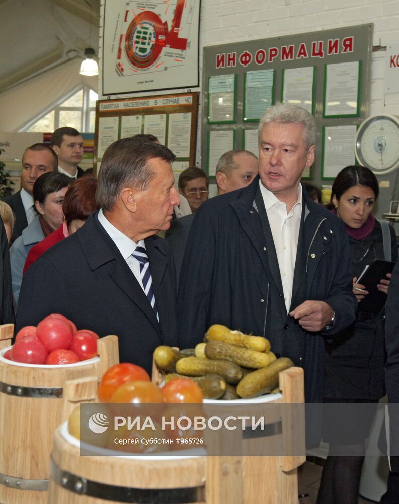 В. Зубков и С. Собянин посетили Даниловский рынок в Москве
