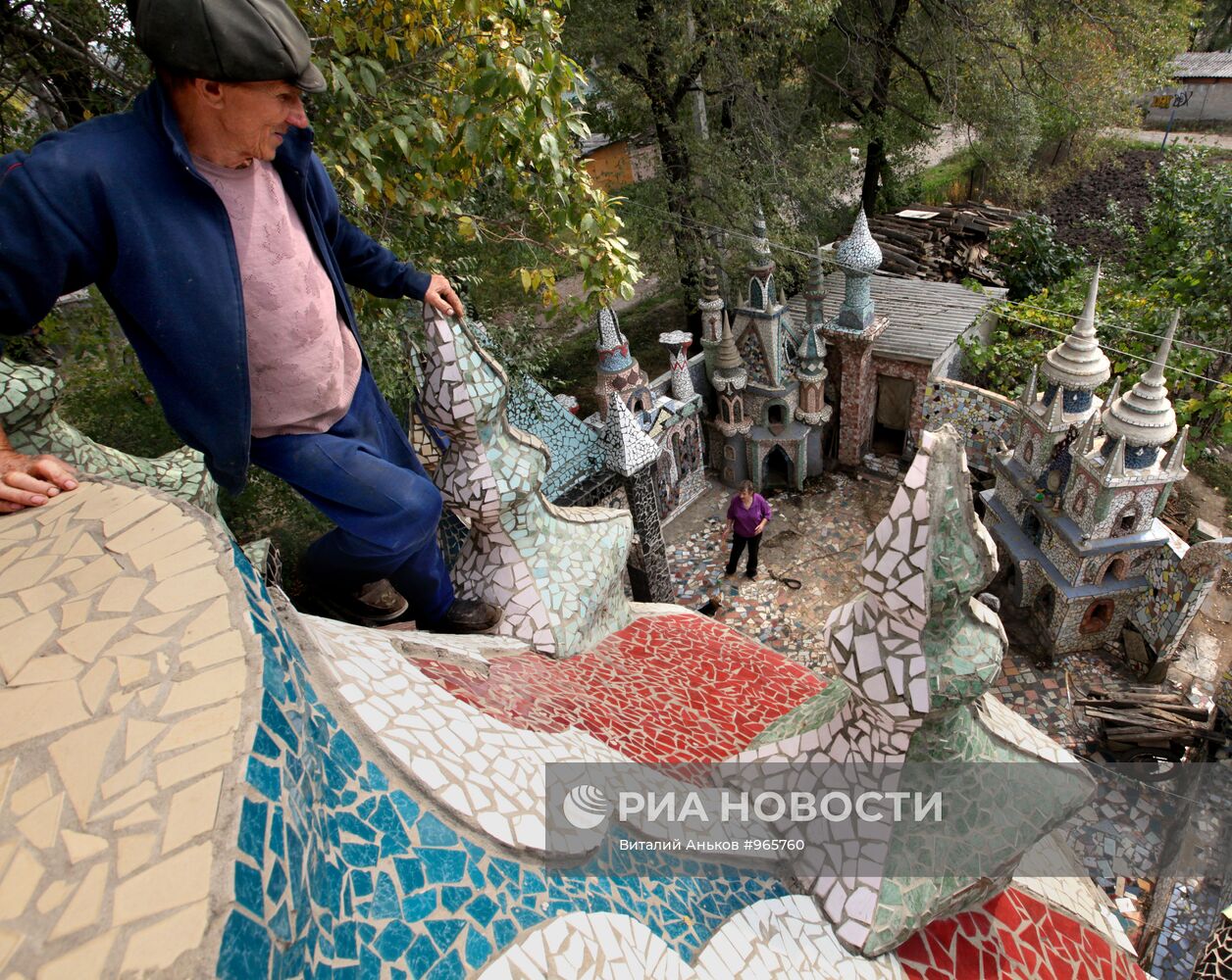 Дворец из строительного мусора в Приморском крае