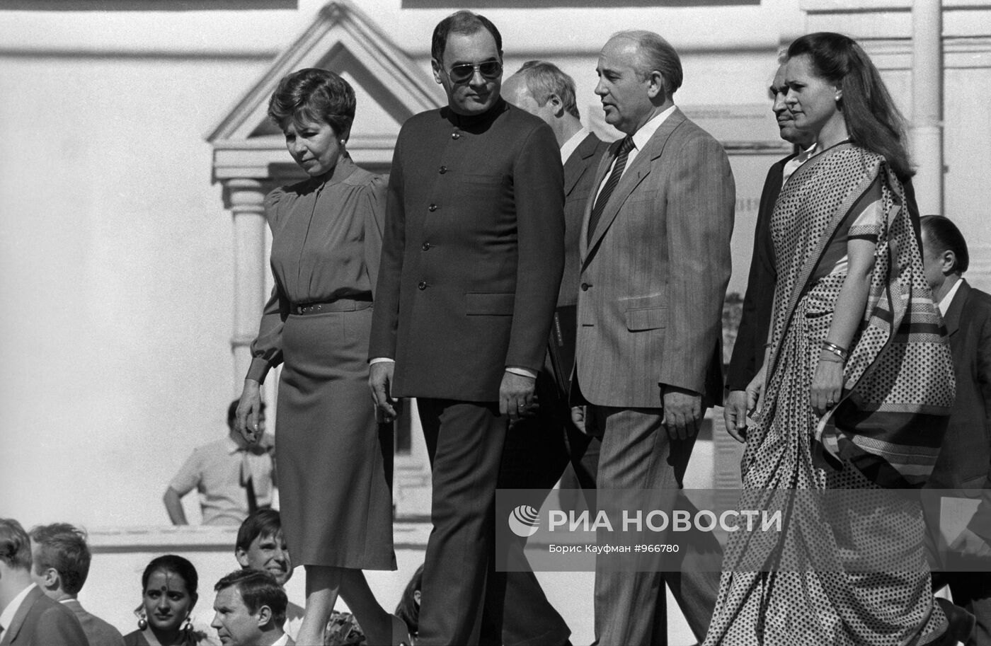 М. Горбачев и Р. Ганди с супругами