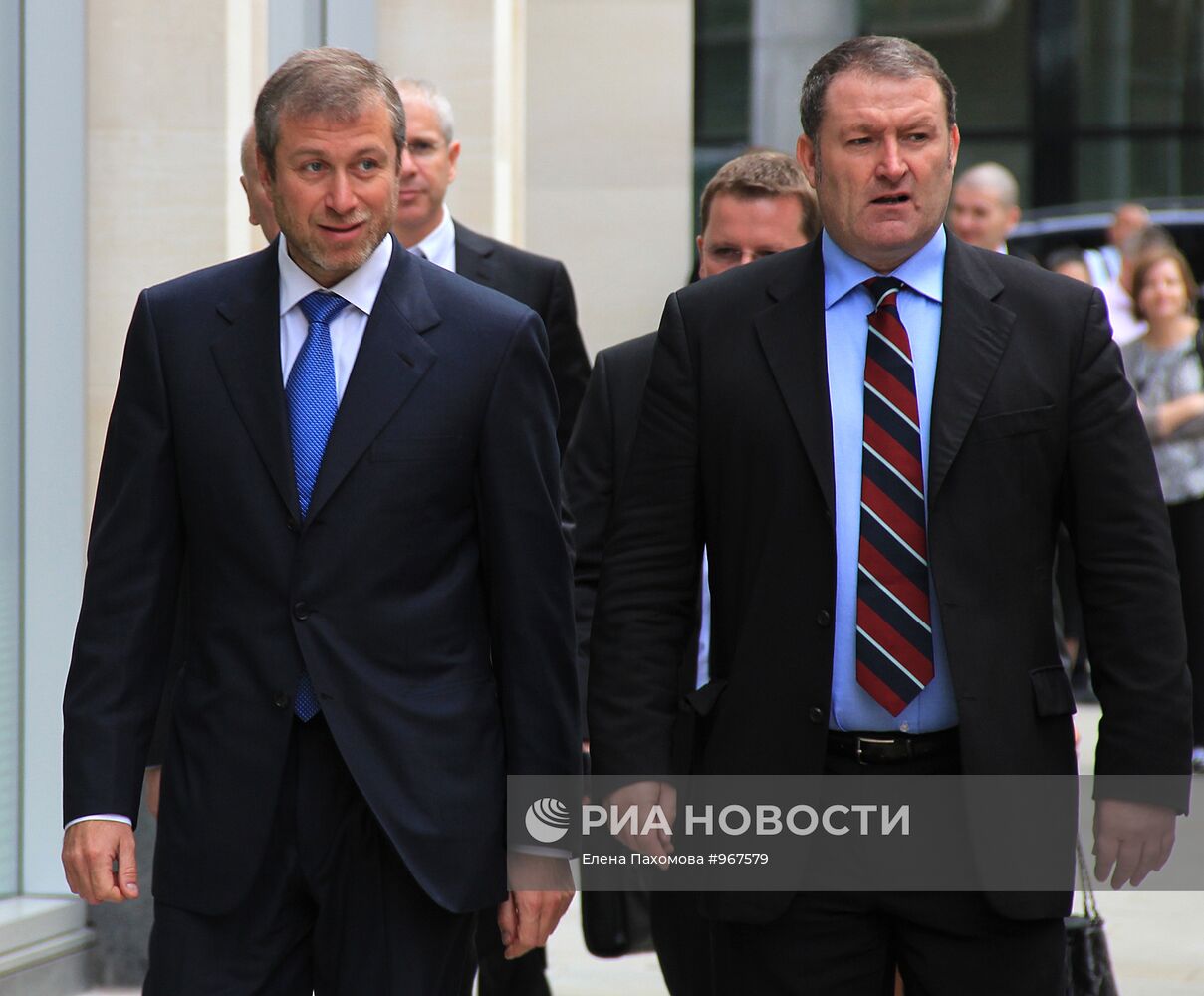 Б.Березовский и Р.Абрамович прибыли в Высокий суд в Лондоне