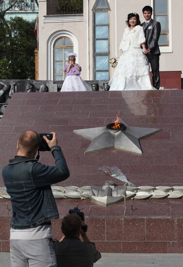 Во Владивостоке вновь зажегся Вечный огонь