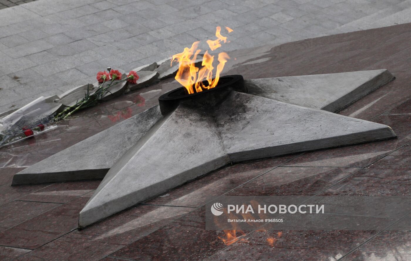 Во Владивостоке вновь зажегся Вечный огонь