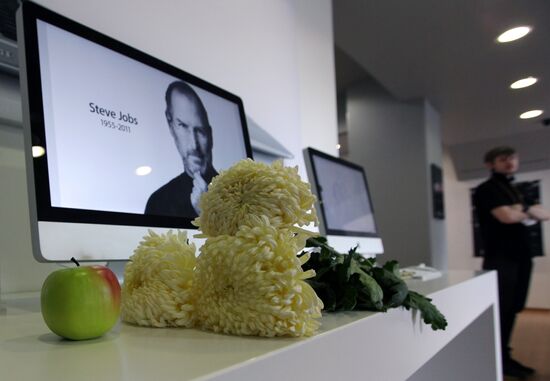 Скончался основатель Apple Стив Джобс