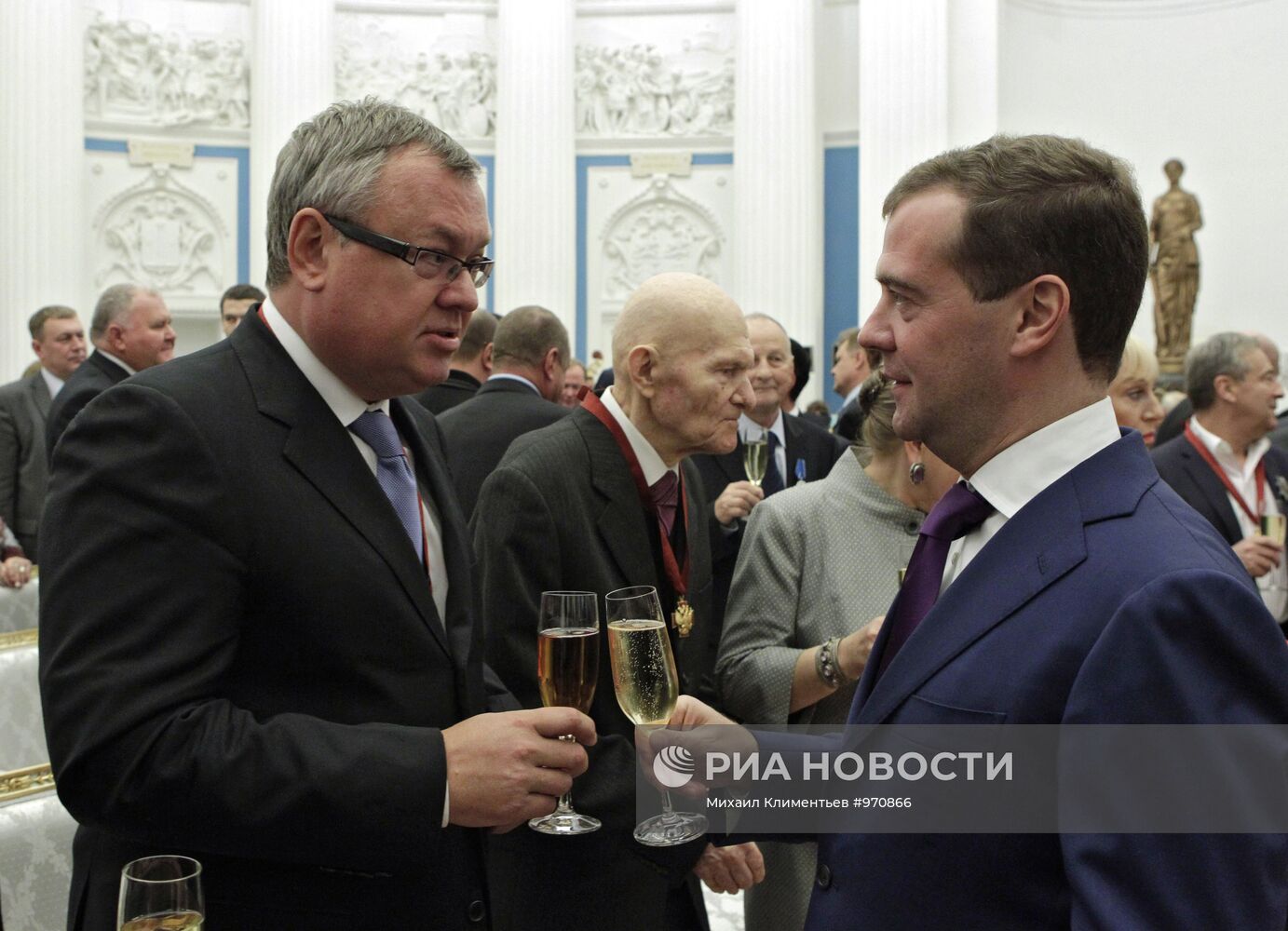 Д.Медведев вручил в Кремле государственные награды