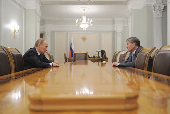 Встреча премьер-министра РФ Владимира Путина с А.Атанбаевым
