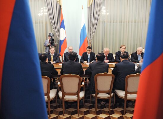 Встреча Владимира Путина с Тюммали Сайнясоном в Москве