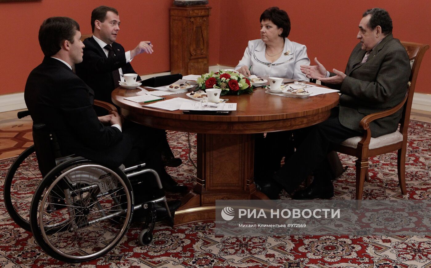Встреча Д. Медведева с инвалидами в Кремле