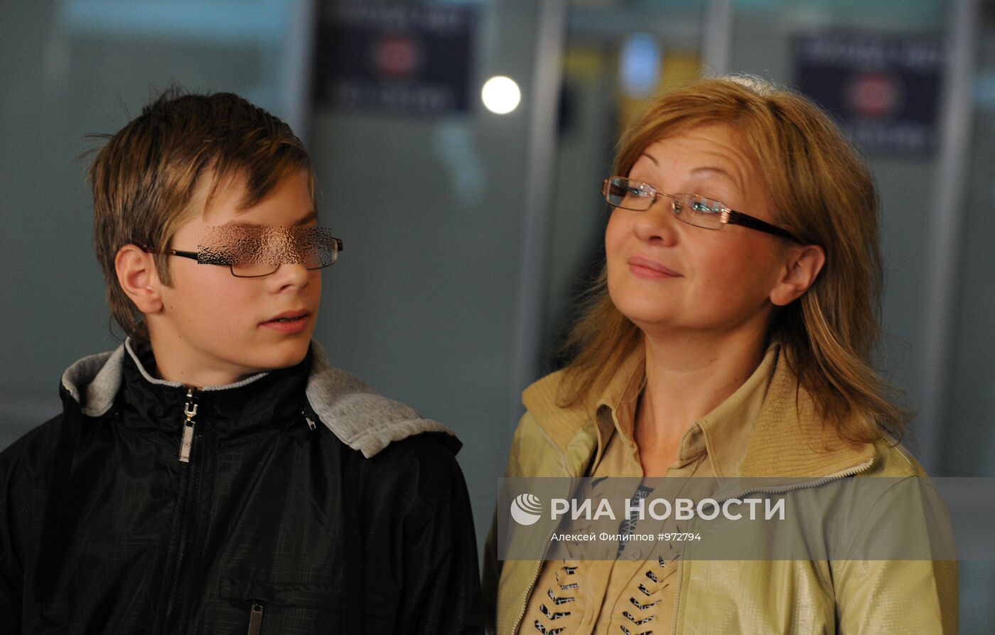 Прилет Ирины Бергсет с сыном Сашей в Москву