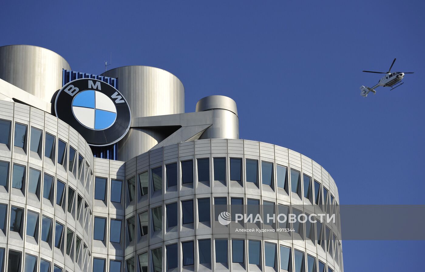 Концерн BMW представил новое поколение седана 3-й серии