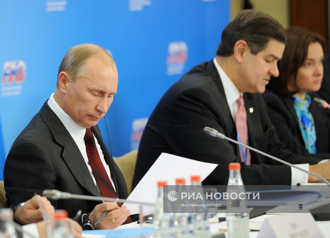 Владимир Путин на пленарном заседании Консультативного совета