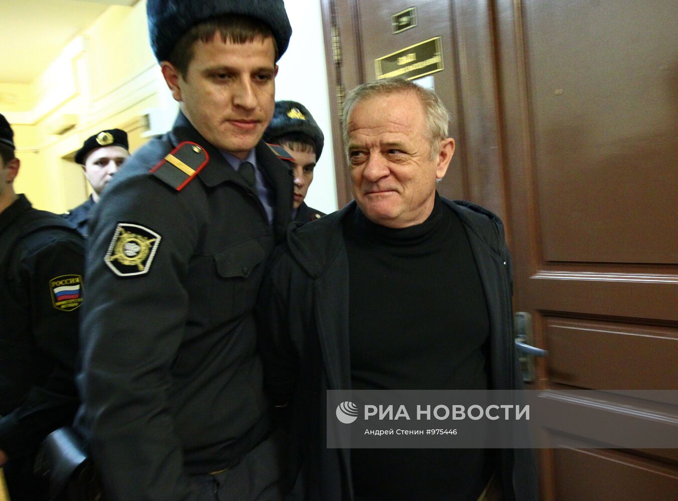 Рассмотрение ходатайства о продлении ареста В. Квачкову