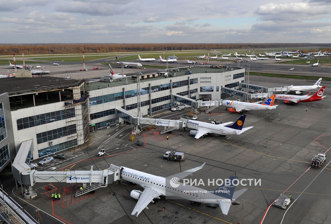Самолеты в аэропорту "Домодедово"