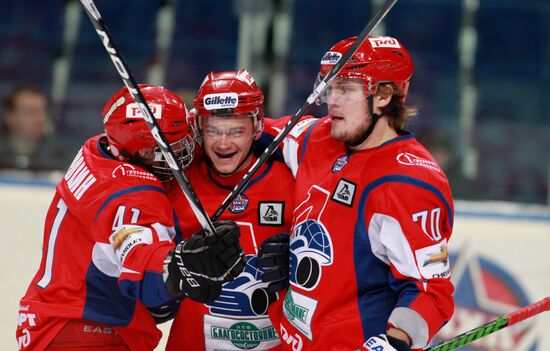 Хоккей. МХЛ. Матч "Локо" - "Ладья"