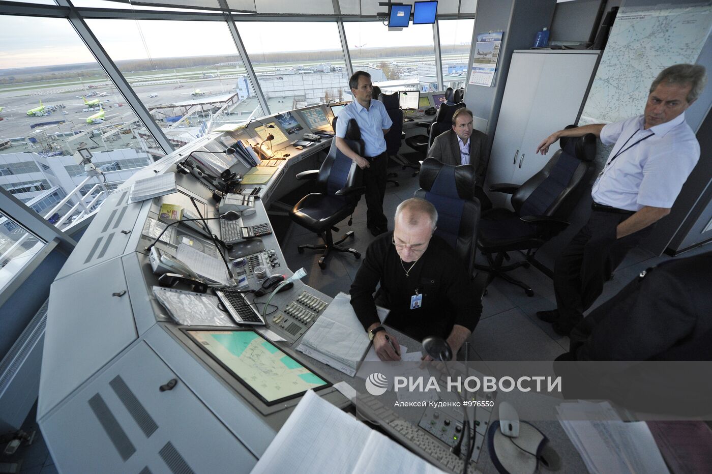 Работа авиадиспетчеров аэропорта "Домодедово"