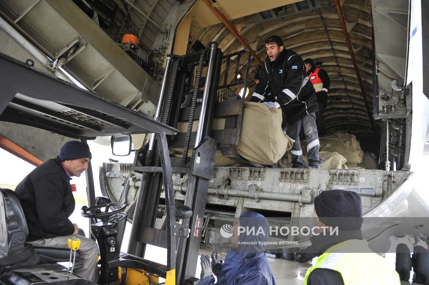 Российская гуманитарная помощь доставлена в Турцию