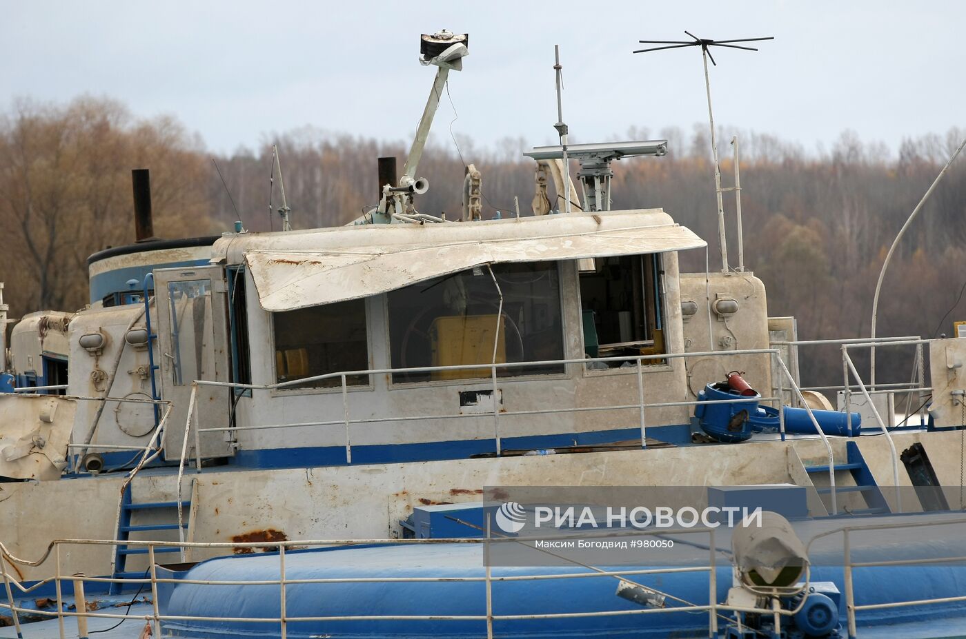 Теплоход "Булгария" отбуксирован к берегу