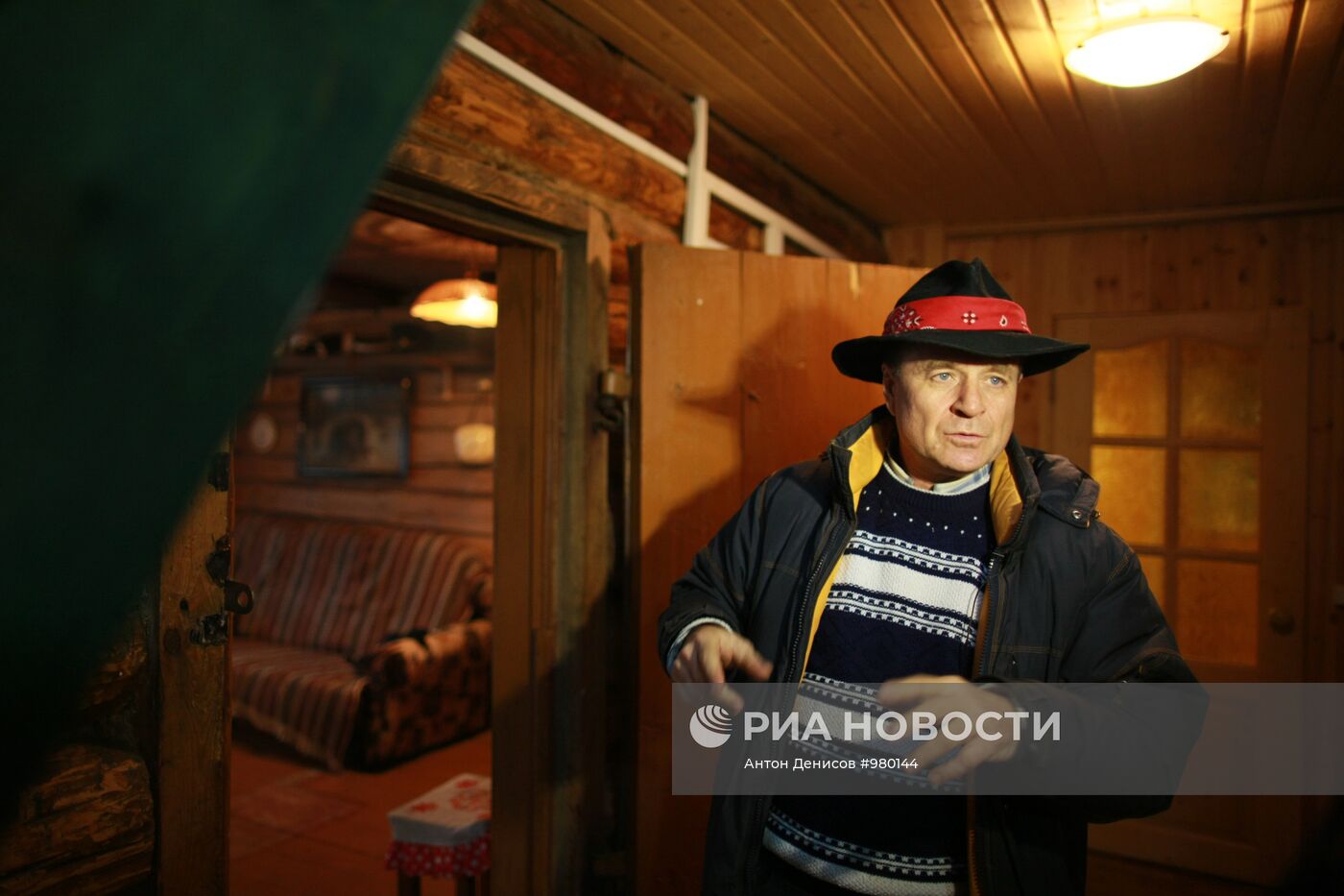 Композитор Григорий Гладков в своем загородном доме