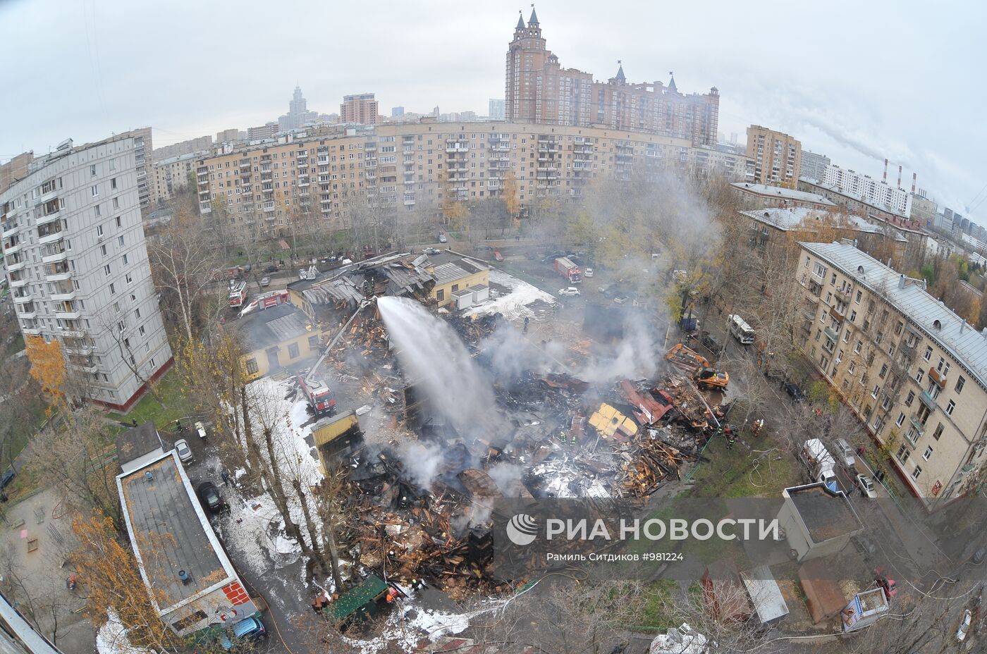 Пожар в ДК "Октябрь" на Северо-Западе Москвы