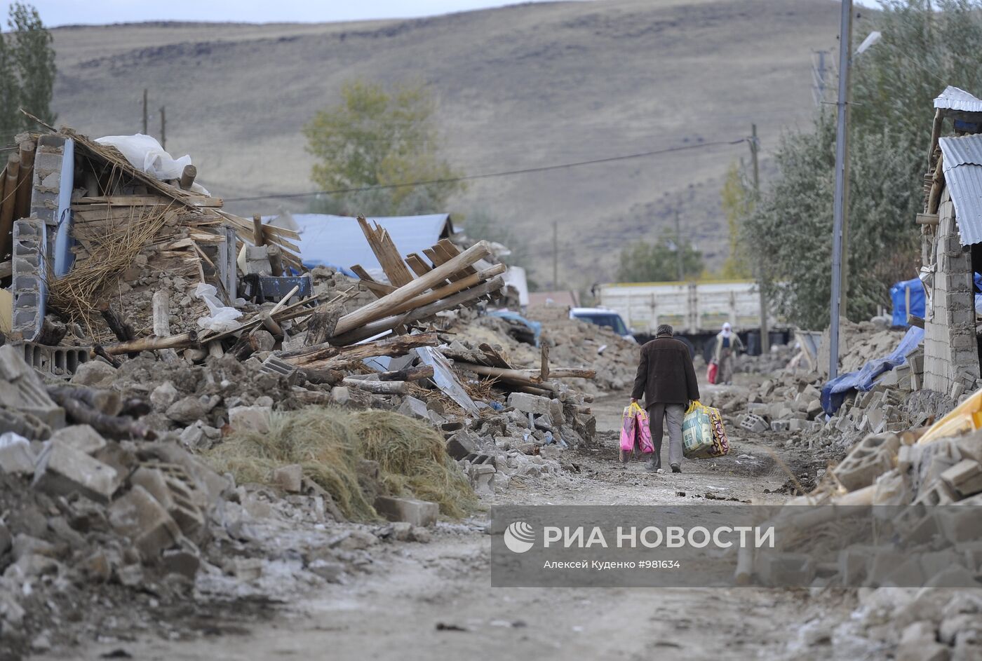 Последствия землетрясения в турецкой провинции Ван