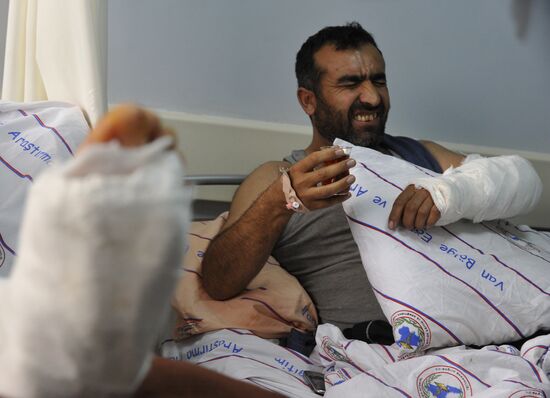 Лечение пострадавших от землетрясения в Турции