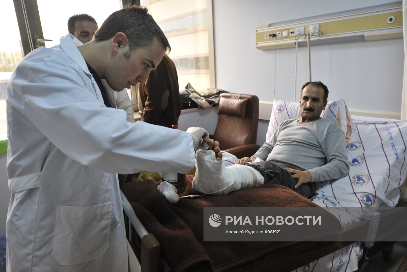 Лечение пострадавших от землетрясения в Турции