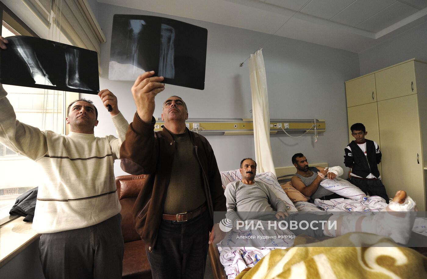 Лечение пострадавших от землетрясения в Турции