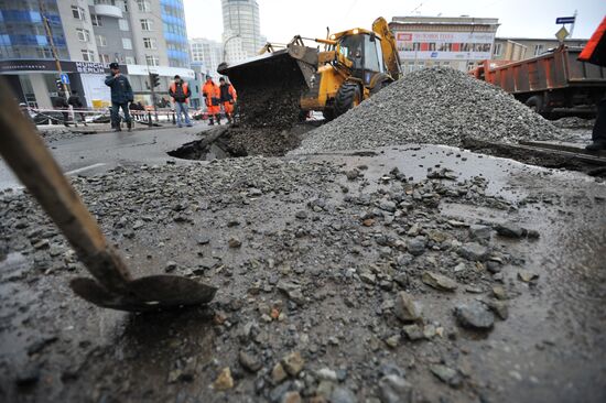 Ликвидация прорыва транзитного водовода в Екатеринбурге