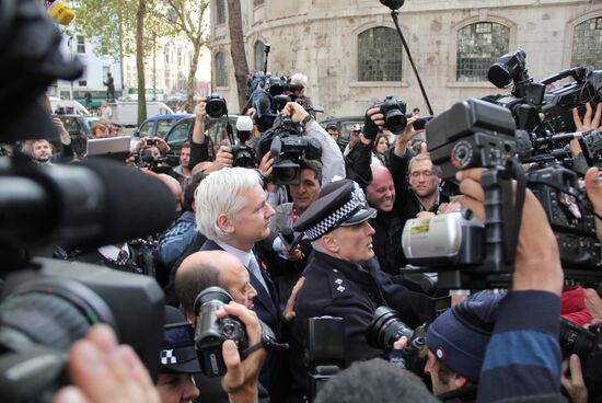 Британский суд подтвердил решение об экстрадиции Ассанжа