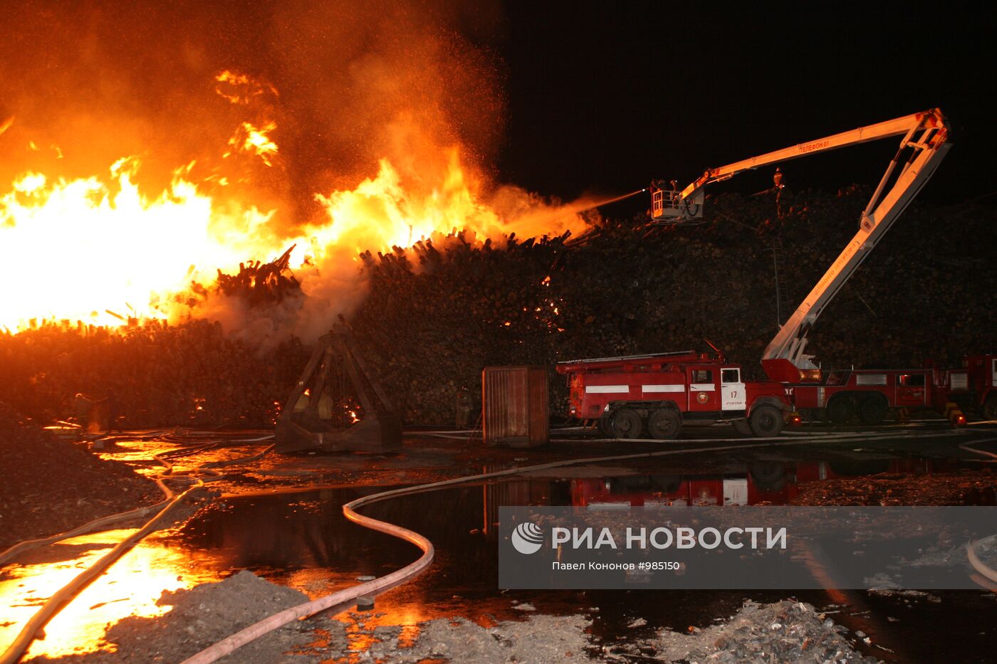 Пожар в порту Архангельска
