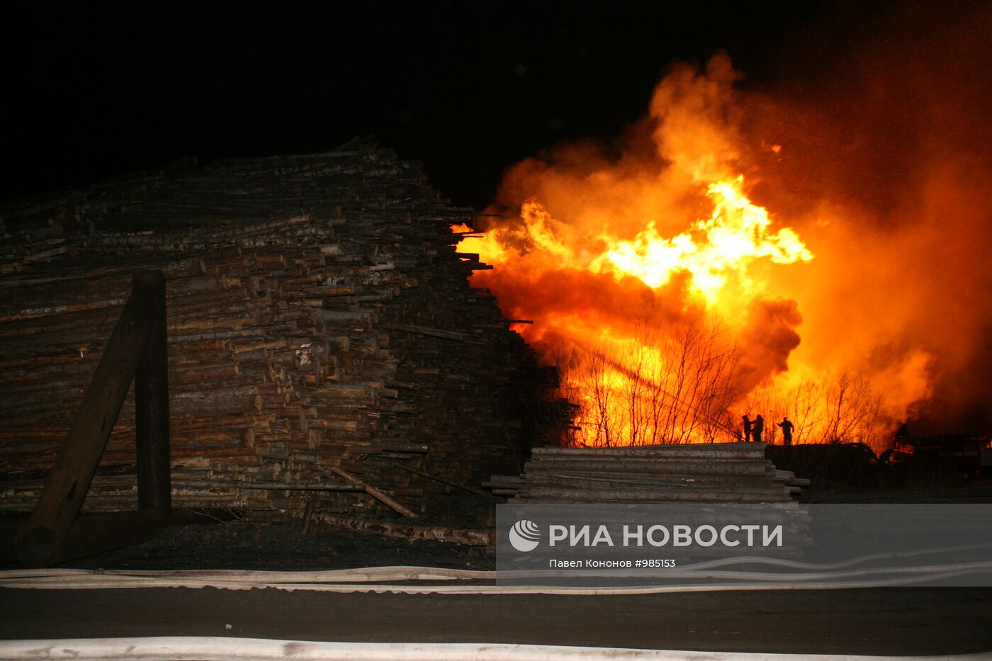 Пожар в порту Архангельска