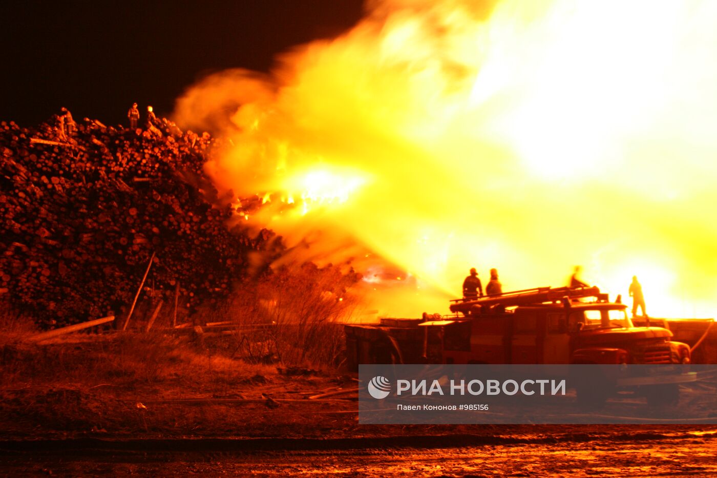 Пожар в порту Архангельска