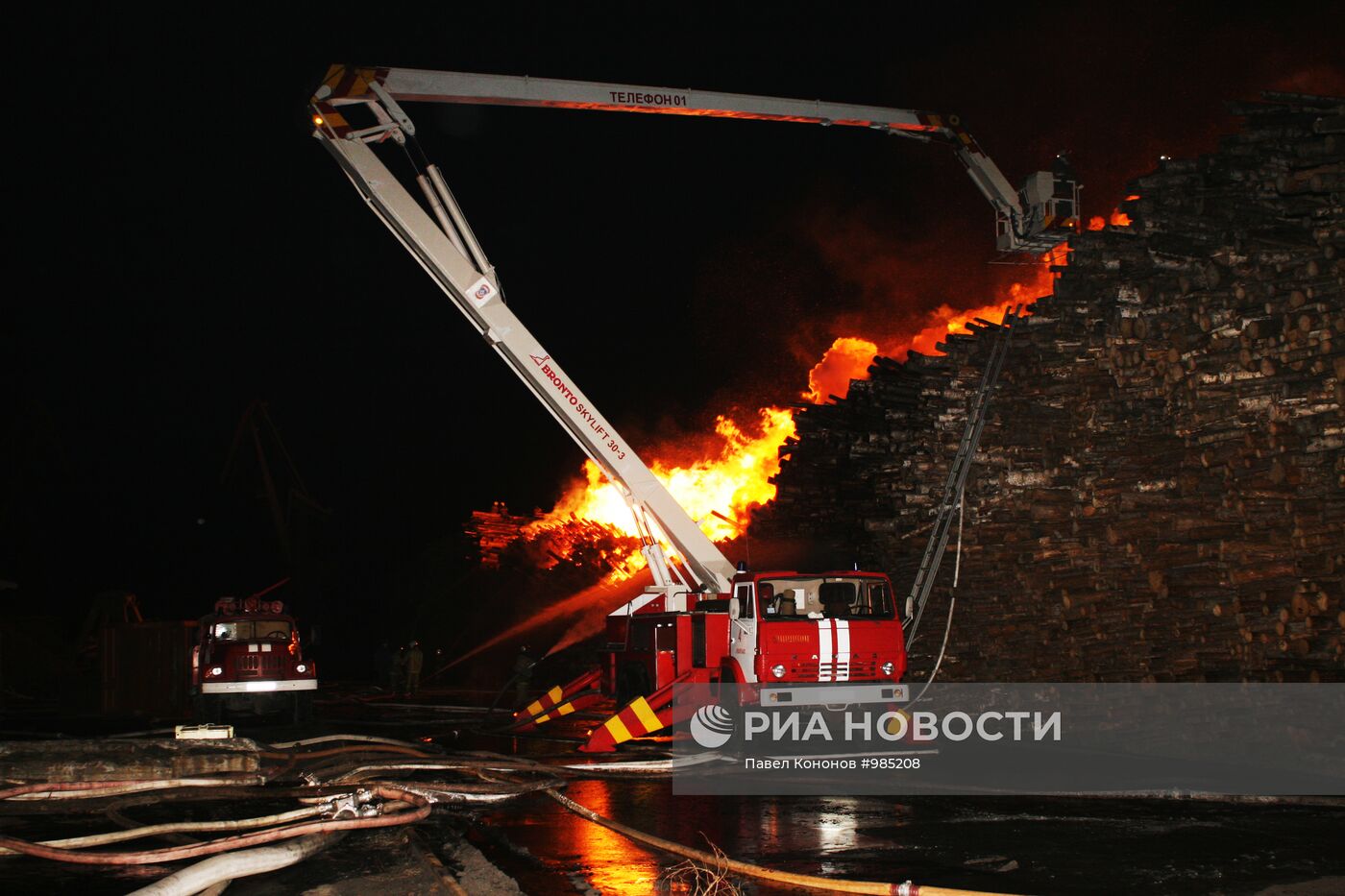 Пожар в порту Архангельска
