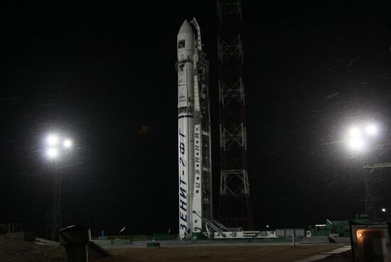 Пуск ракеты "Зенит-2SБ" с межпланетной станцией "Фобос-Грунт"