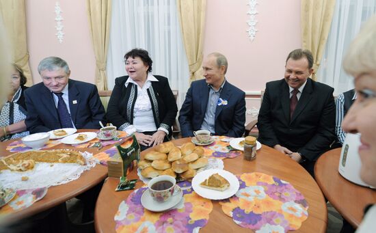 Рабочая поездка В.Путина в Северо-Западный федеральный округ