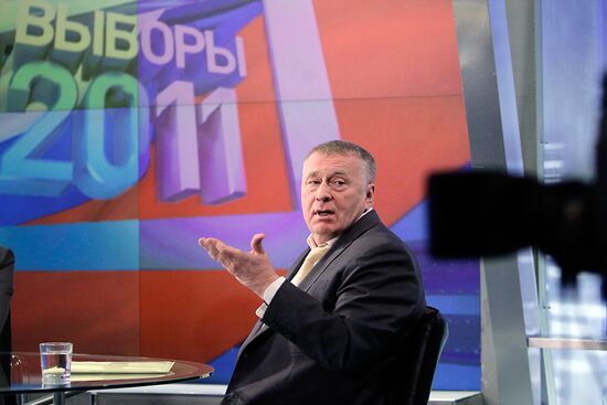 Теледебаты между представителями партий "Единая Россия" и ЛДПР