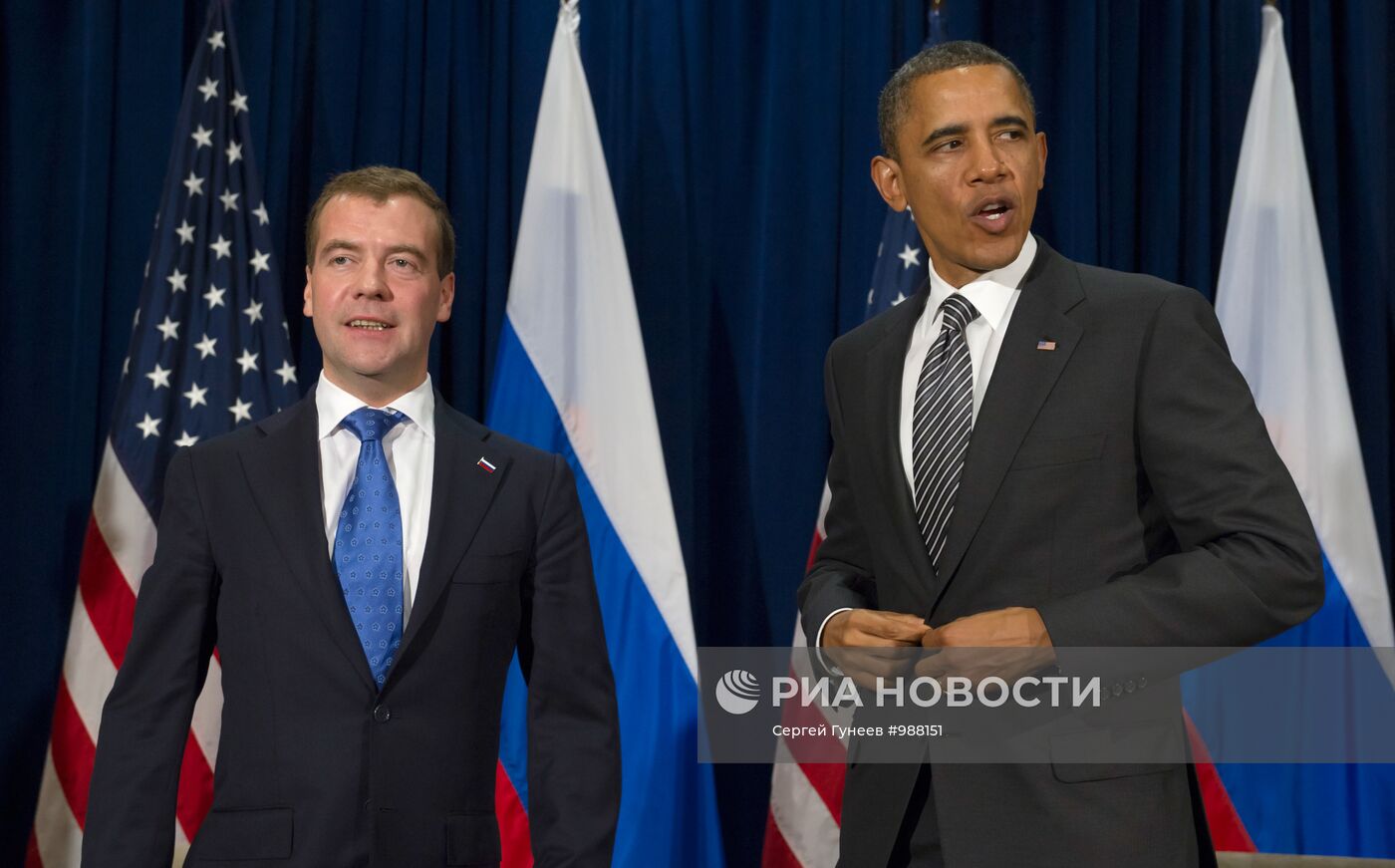 Д.Медведев провел ряд двусторонних встреч в рамках АТЭС