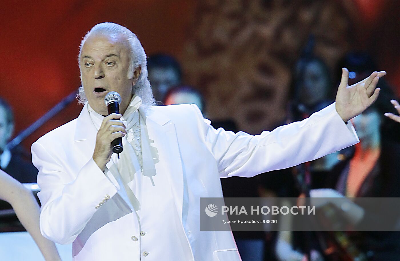 Концерт "Юбилейный вернисаж" поэта Ильи Резника