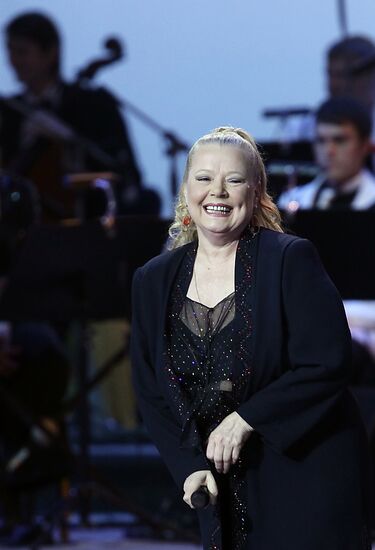 Концерт "Юбилейный вернисаж" поэта Ильи Резника