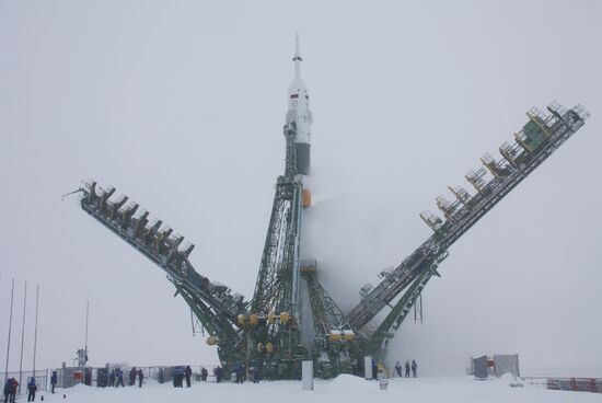 Пуск корабля "Союз ТМА-22" с экипажем 29/30 экспедиции на МКС