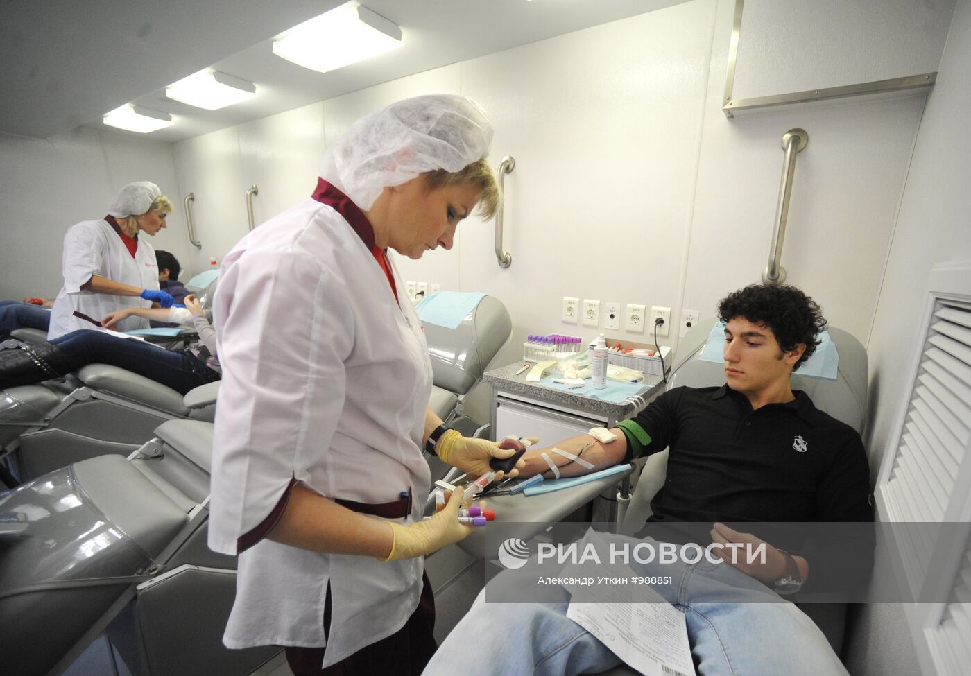 Всероссийская акция "День донорского совершеннолетия"