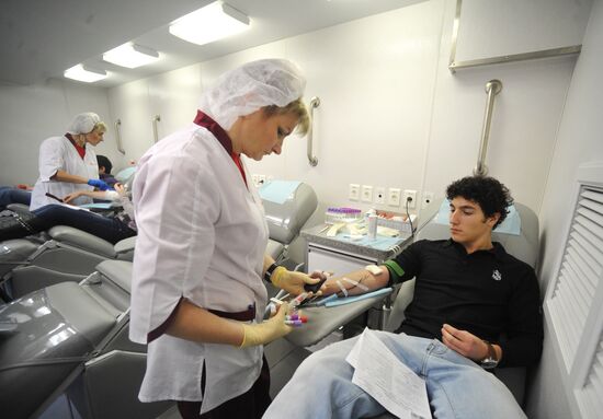 Всероссийская акция "День донорского совершеннолетия"